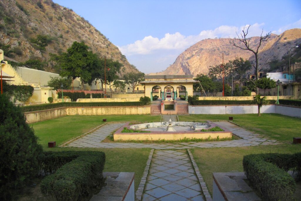 Sisodia Rani Garden
